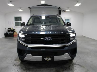 Used 2025 Ford Expedition Platinum w/ Driver's Package