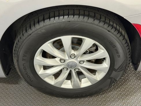 Used 2017 Chrysler Pacifica Touring-L FWD image 20