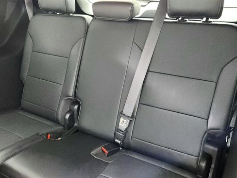 Used 2025 Buick Enclave Preferred FWD image 34