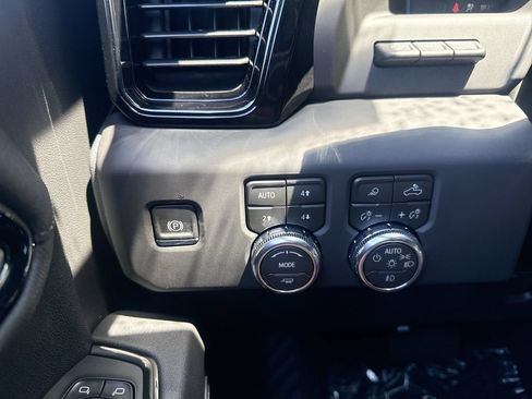 New 2026 GMC Sierra 2500 AT4 w/ AT4 Premium Plus Package AWD/4WD image 18