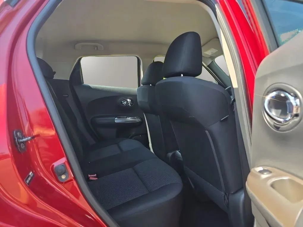Used 2012 Nissan Juke S FWD image 30