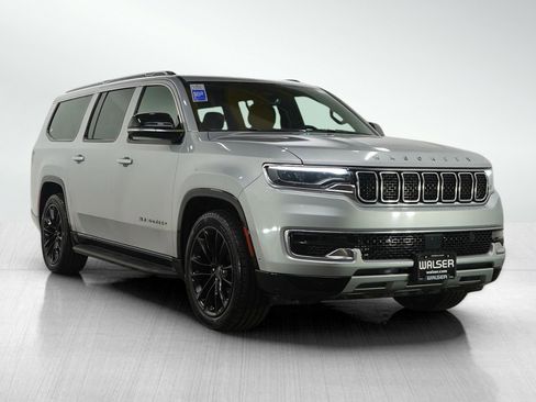 Used 2023 Jeep Wagoneer L Series II w/ Premium Group I image 7