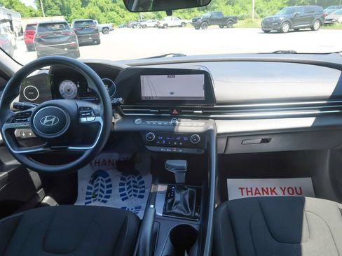 Used 2024 Hyundai Elantra SEL FWD image 14