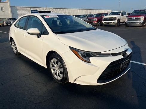 Used 2024 Toyota Corolla LE FWD image 3