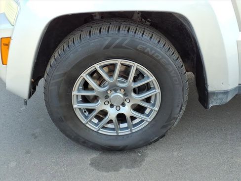 Used 2009 Jeep Liberty Sport w/ Popular Equipment Group image 9