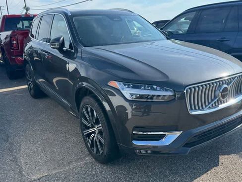 Used 2024 Volvo XC90 B6 Plus w/ Protection Package Premier AWD/4WD image 3