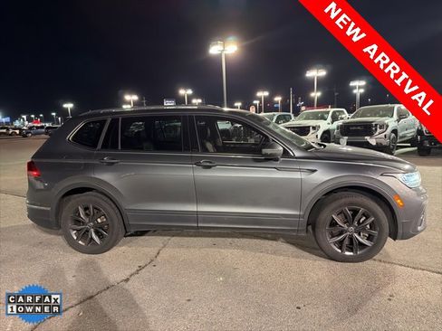 Used 2023 Volkswagen Tiguan SE image 2