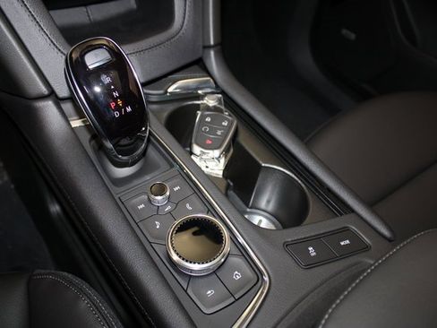 New 2025 Cadillac XT6 Luxury image 17