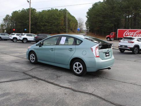 Used 2014 Toyota Prius Three image 8