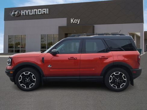 Used 2023 Ford Bronco Sport Outer Banks w/ Tech Package AWD/4WD image 6