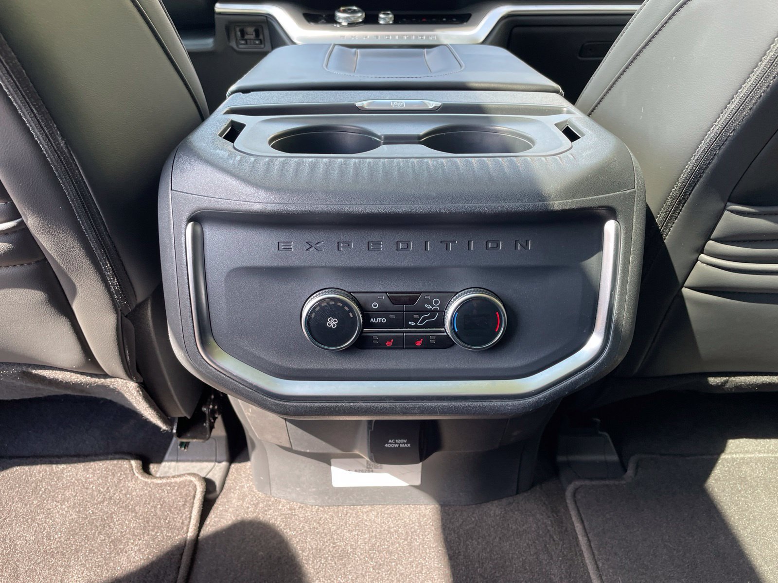 Used 2025 Ford Expedition Platinum AWD/4WD image 27
