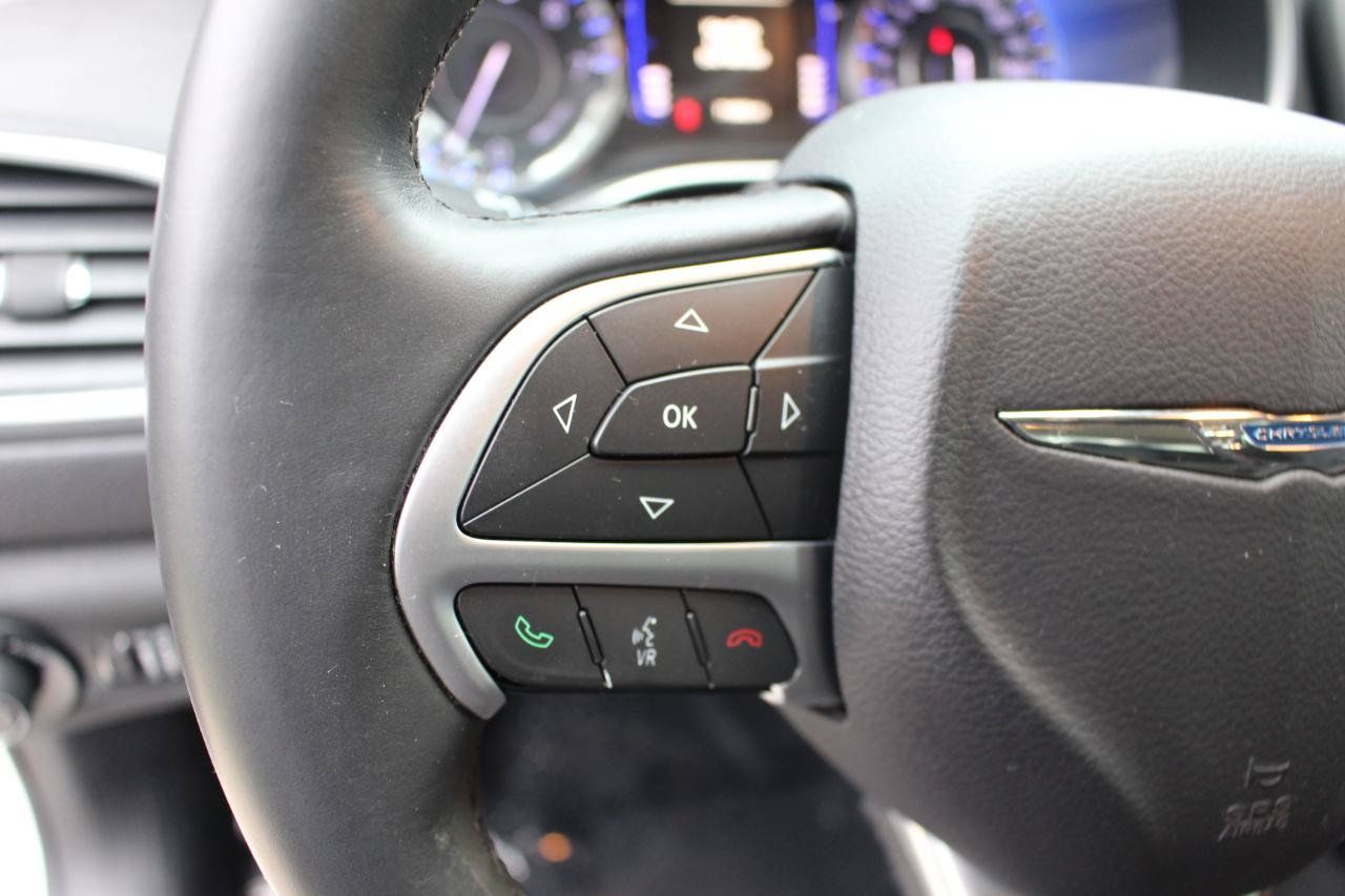 Used 2015 Chrysler 200 Limited w/ Convenience Group FWD image 19