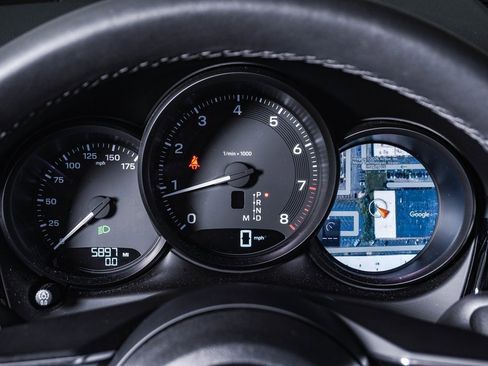 Certified 2025 Porsche Macan image 20