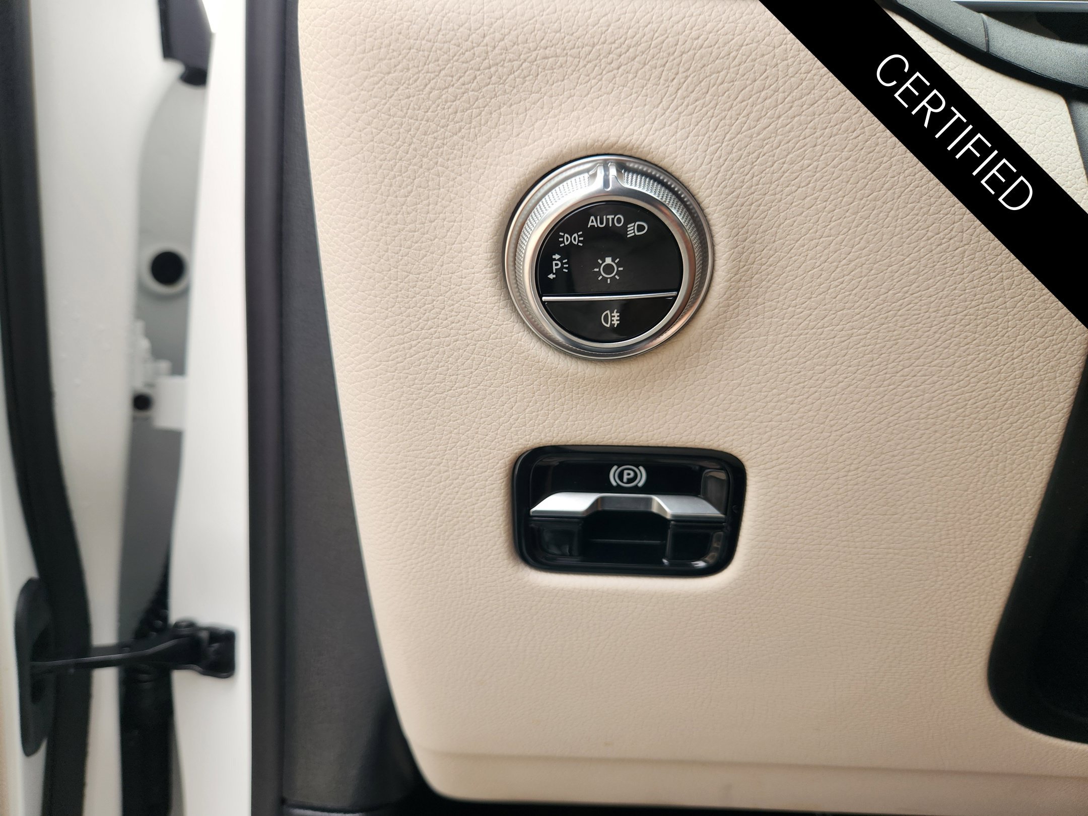 Certified 2023 Mercedes-Benz GLC 300 image 23