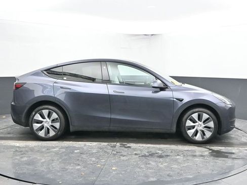 Used 2023 Tesla Model Y Long Range image 11