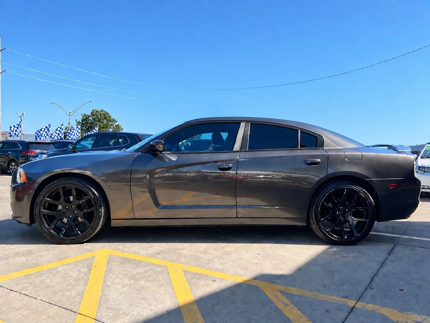 Used 2014 Dodge Charger SXT Plus RWD image 2