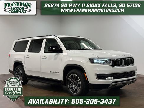 Used 2024 Jeep Wagoneer L Series II w/ Flexible Seating Group AWD/4WD image 1