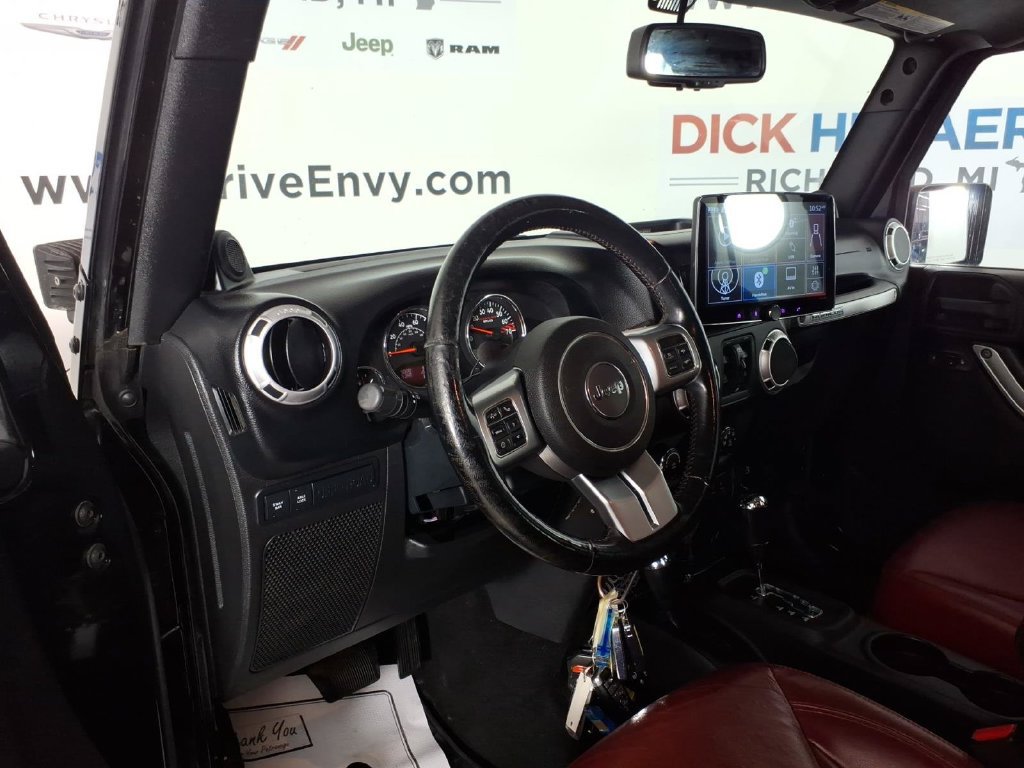 Used 2013 Jeep Wrangler Unlimited Rubicon AWD/4WD image 12