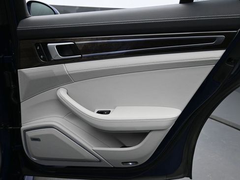 Used 2021 Porsche Panamera GTS w/ Premium Package image 24