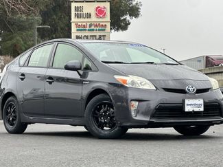 Used 2015 Toyota Prius Two video 2