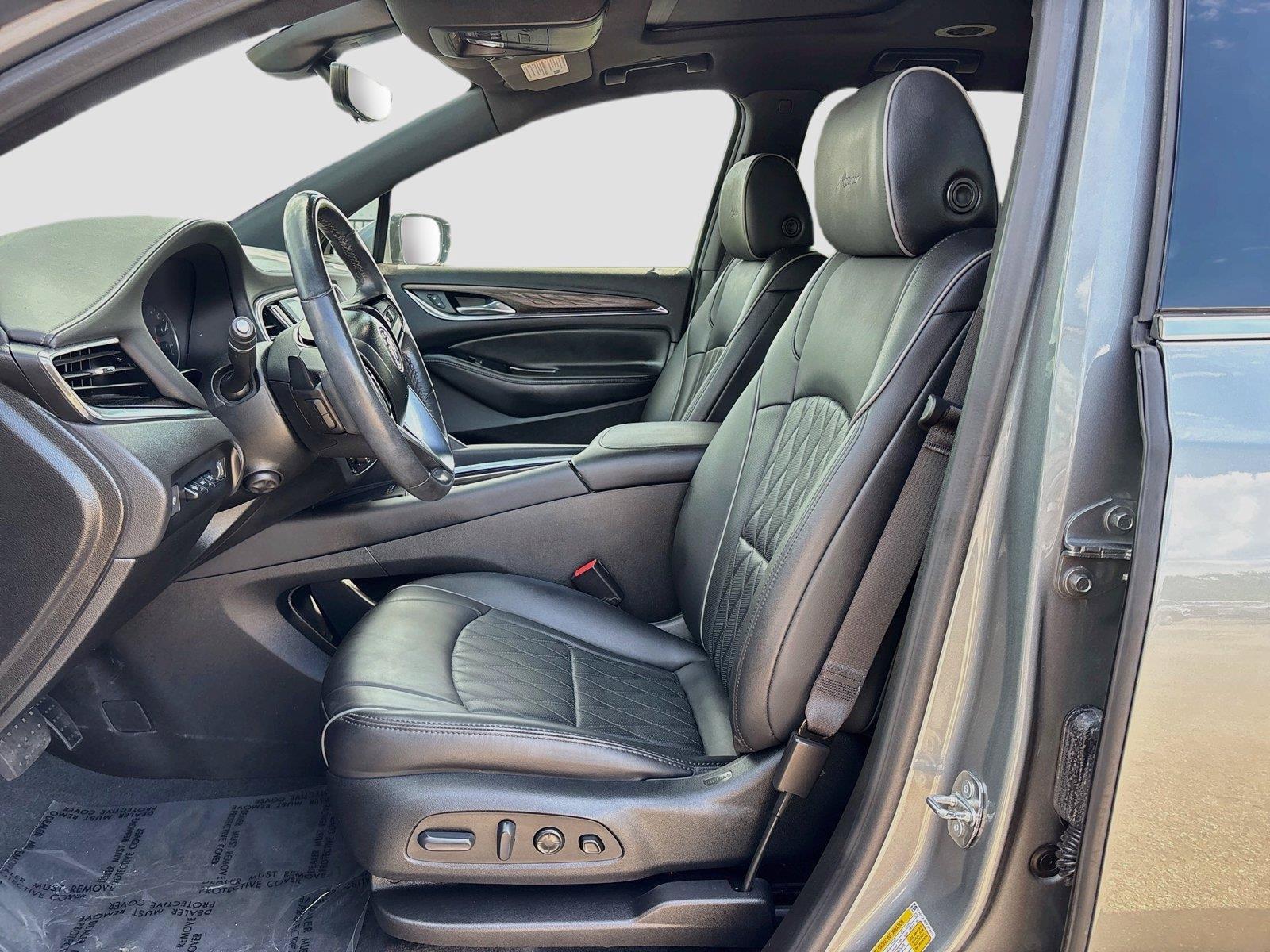 Used 2023 Buick Enclave Avenir w/ Avenir Technology Package FWD image 21