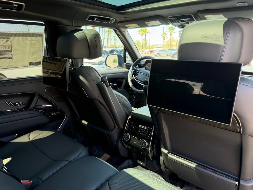 New 2026 Land Rover Range Rover SV AWD/4WD image 8