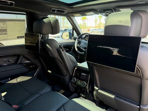 New 2026 Land Rover Range Rover SV AWD/4WD image 8