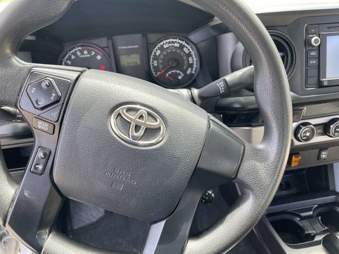 Used 2016 Toyota Tacoma SR w/ SR Convenience Package RWD image 19