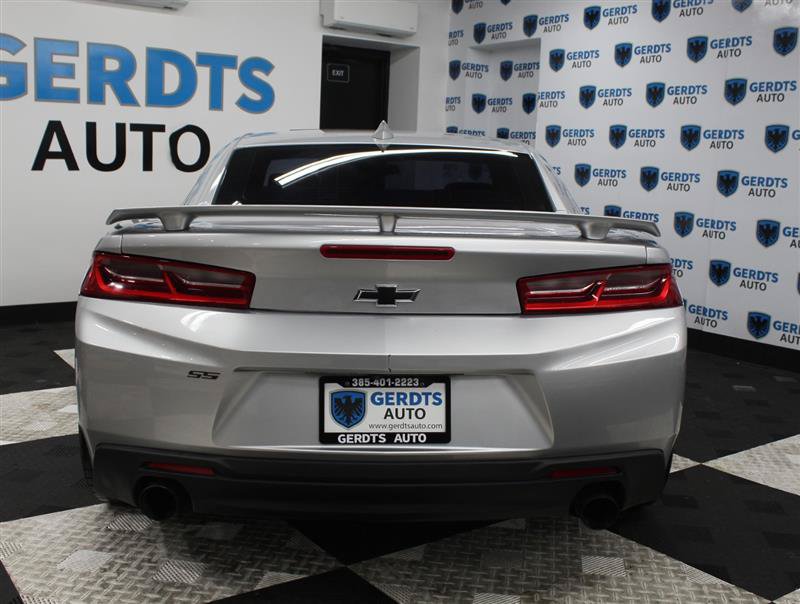 Used 2017 Chevrolet Camaro SS RWD image 3