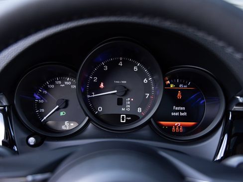 Certified 2026 Porsche Macan AWD/4WD image 13