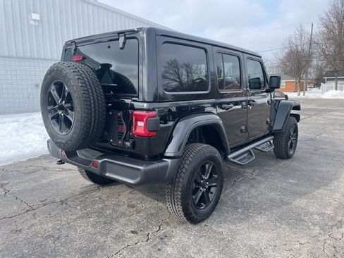 Used 2022 Jeep Wrangler Unlimited Sahara image 13