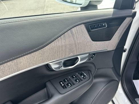 Certified 2023 Volvo XC90 B6 Ultimate w/ Protection Package Premier AWD/4WD image 16