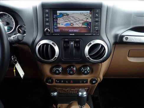 Used 2014 Jeep Wrangler Sahara w/ Connectivity Group AWD/4WD image 14