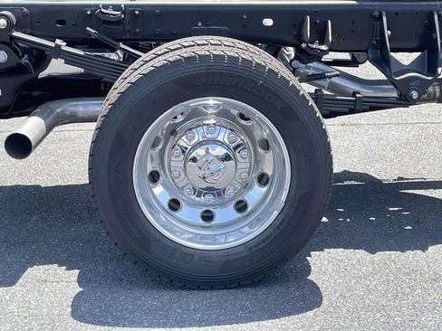 New 2026 RAM 5500 Tradesman w/ Chrome Appearance Group AWD/4WD image 13