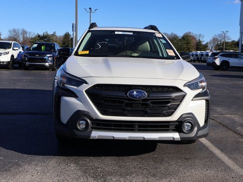 Used 2023 Subaru Outback Limited image 6