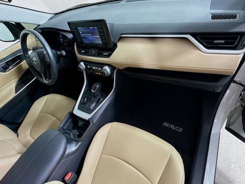 Certified 2021 Toyota RAV4 XLE Premium AWD/4WD image 29