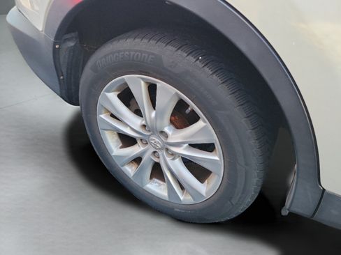 Used 2013 Toyota RAV4 Limited AWD/4WD image 19