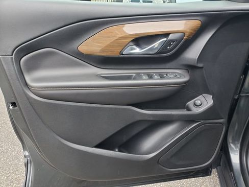 Used 2020 GMC Terrain SLE w/ Driver Convenience Package FWD image 10