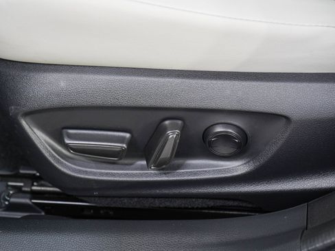 Used 2026 Toyota Prius XLE AWD/4WD image 21