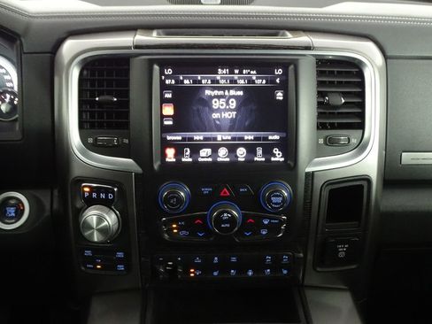 Used 2015 RAM 1500 Laramie Limited image 32