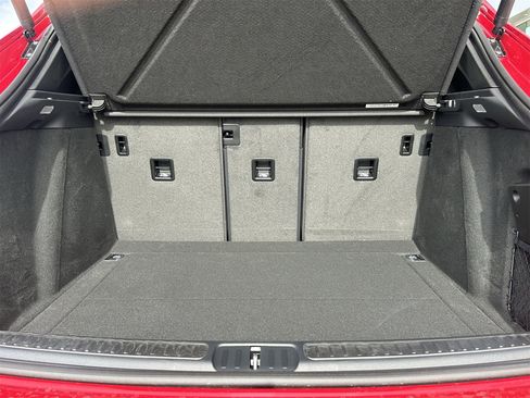 New 2026 Porsche Macan image 18