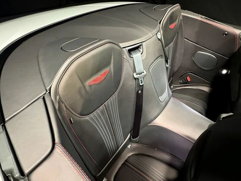 Used 2023 Aston Martin DB11 Volante RWD image 28
