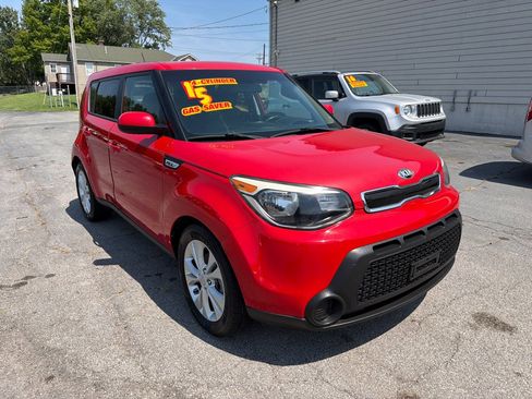 Used 2015 Kia Soul + w/ Audio Package FWD image 4
