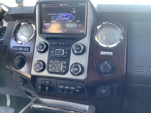 Used 2013 Ford F250 Lariat w/ Lariat Interior Pkg image 17