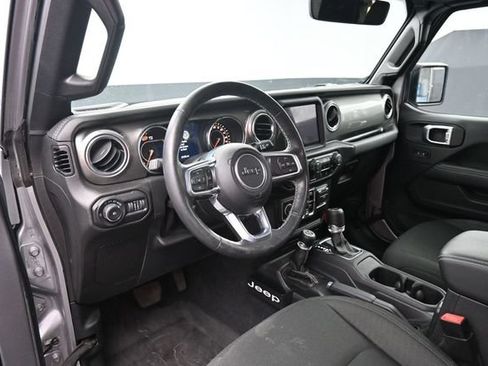 Used 2020 Jeep Wrangler Unlimited Sahara AWD/4WD image 15