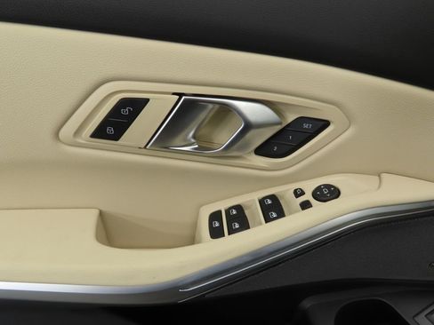 Certified 2025 BMW 330i Sedan w/ M Sport Package image 25