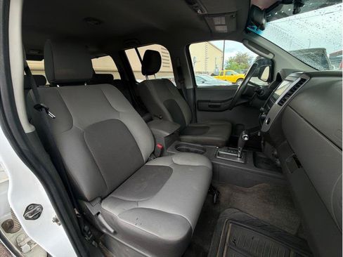 Used 2011 Nissan Xterra S AWD/4WD image 2