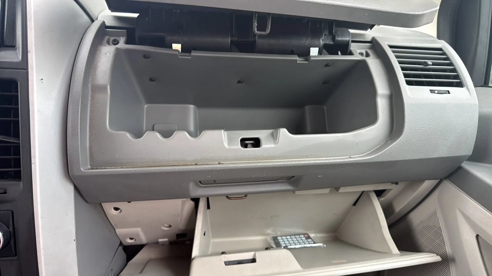 Used 2010 Dodge Grand Caravan SE w/ Climate Group FWD image 39