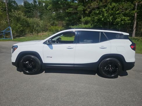 Used 2023 GMC Terrain AT4 AWD/4WD image 2