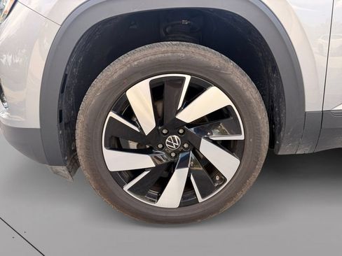 Used 2024 Volkswagen Atlas Cross Sport SE FWD image 33